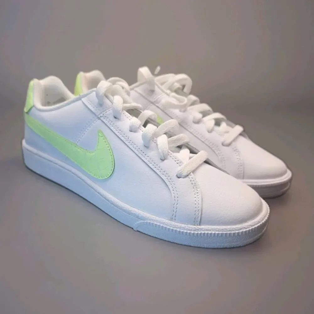 Nike court royale